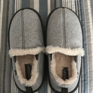 Cobian Gray and Cream Cozy Slippers